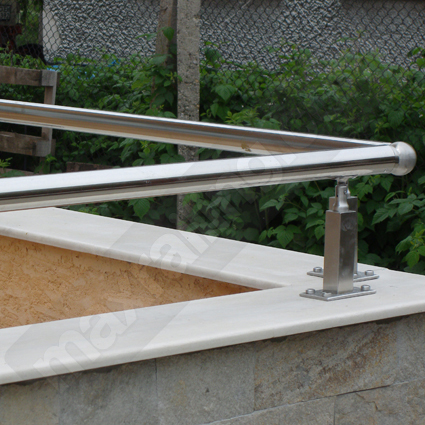 Иноксови парапети